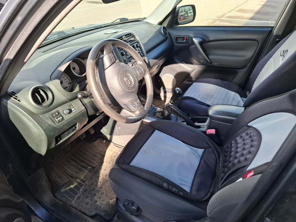 Toyota RAV4 2004 Harmaa