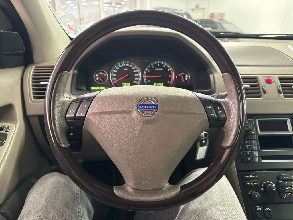 Volvo XC90 2003 Musta
