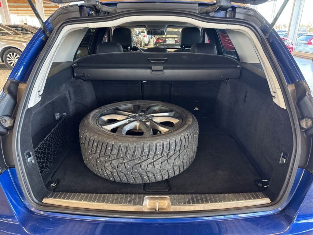 Mercedes-Benz C 2016 Sininen