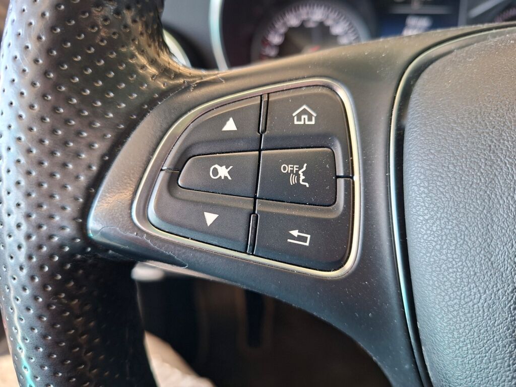 Mercedes-Benz C 2016 Sininen