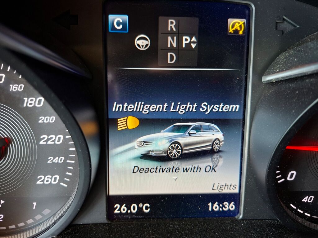 Mercedes-Benz C 2016 Sininen