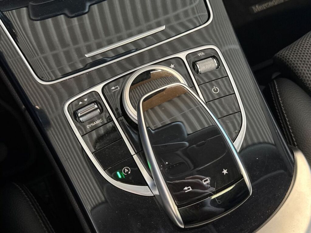 Mercedes-Benz C 2016 Sininen