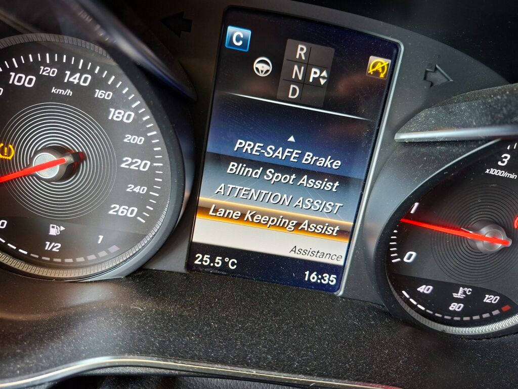 Mercedes-Benz C 2016 Sininen