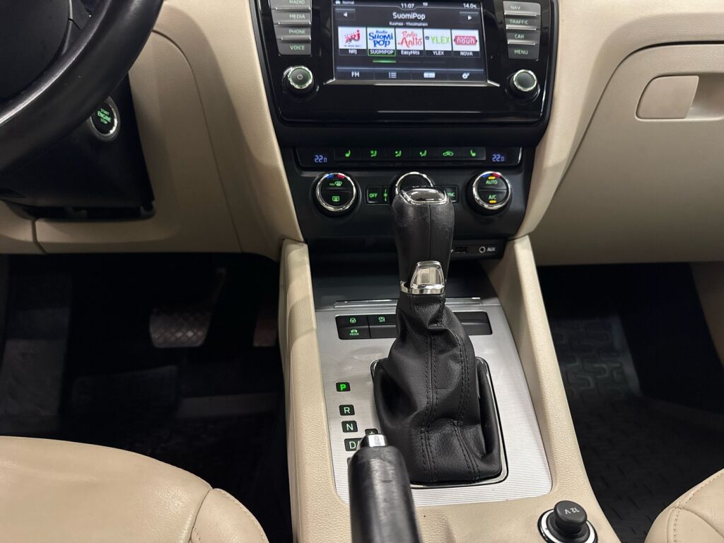 Skoda Octavia 2016 Musta