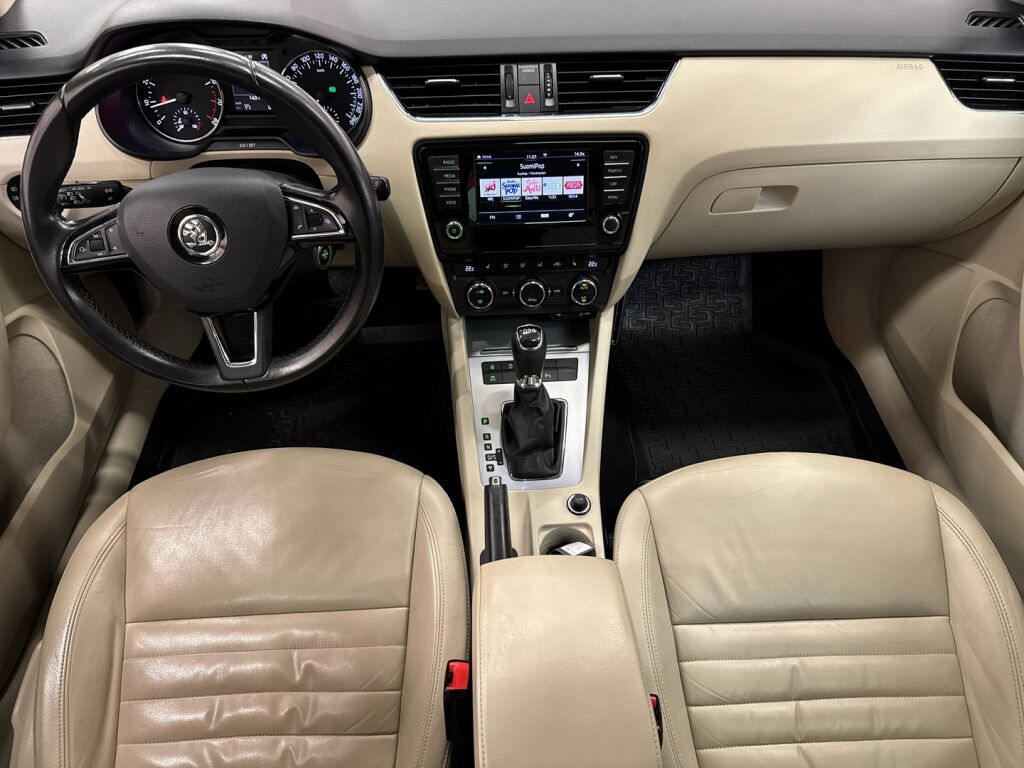 Skoda Octavia 2016 Musta