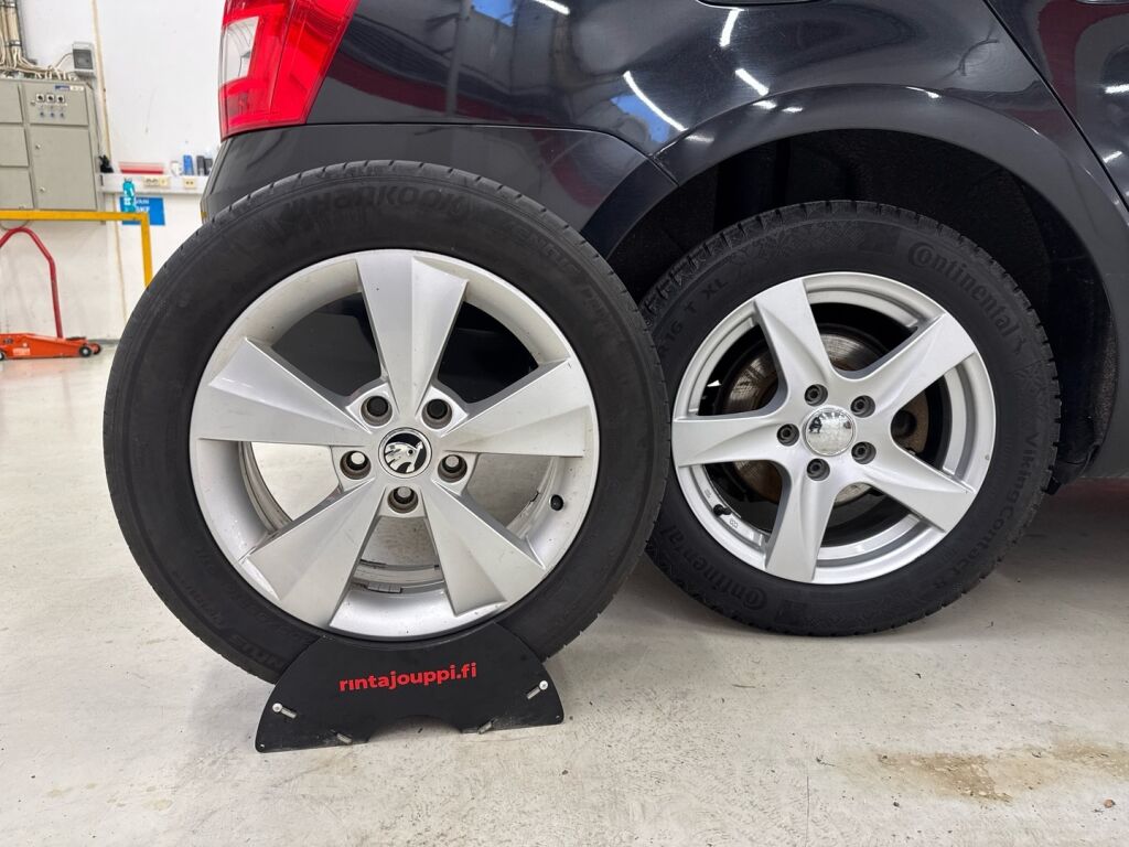 Skoda Octavia 2016 Musta