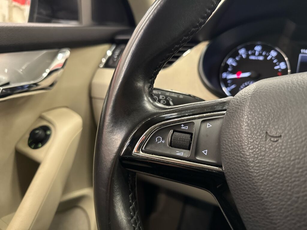 Skoda Octavia 2016 Musta