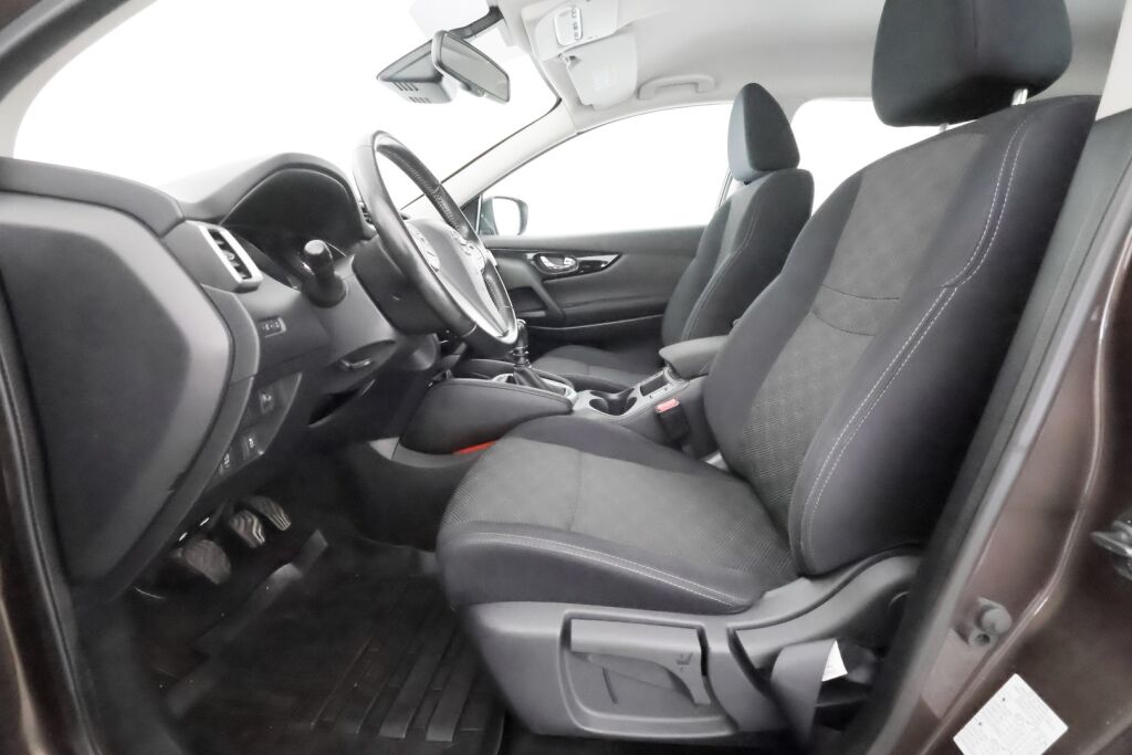 Nissan Qashqai 2016 Ruskea (beige)
