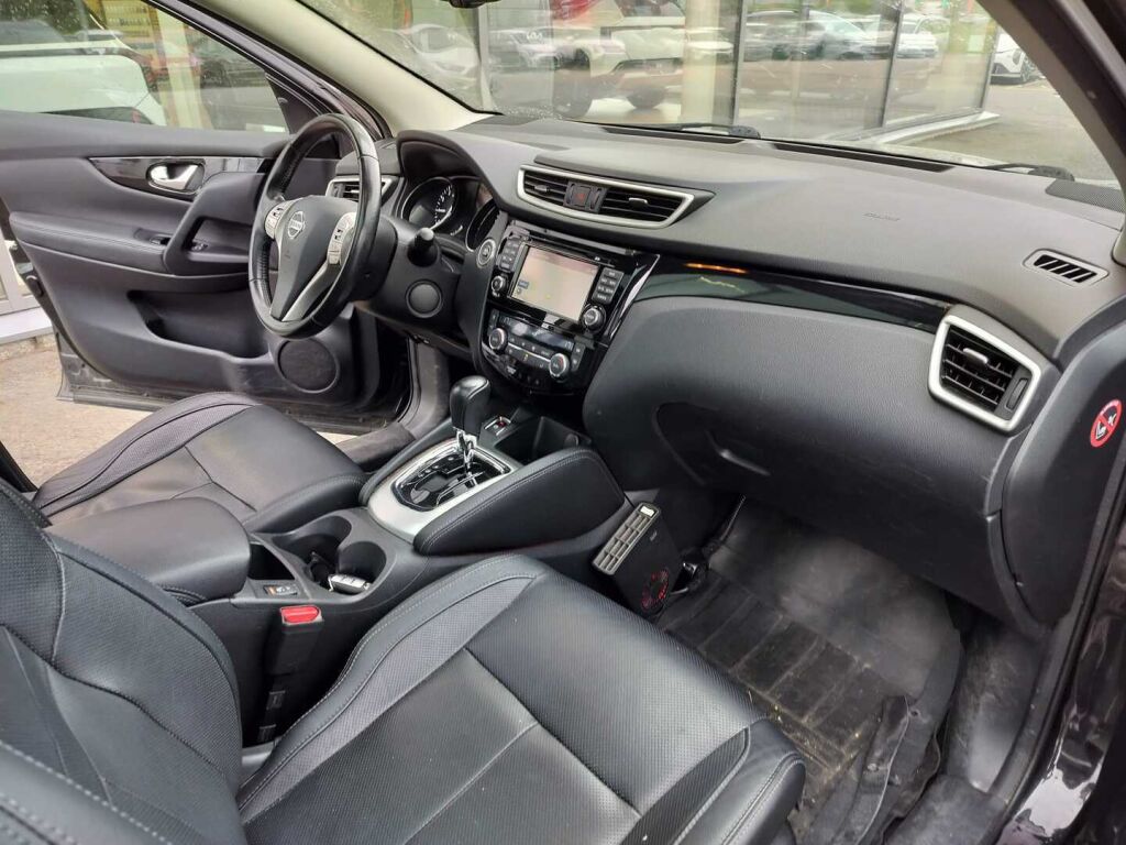 Nissan Qashqai 2016 Musta