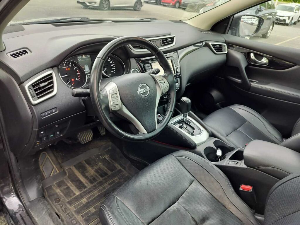 Nissan Qashqai 2016 Musta