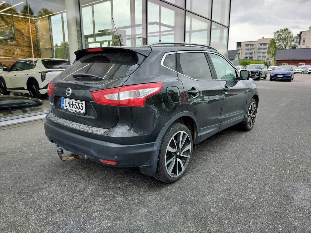 Nissan Qashqai 2016 Musta