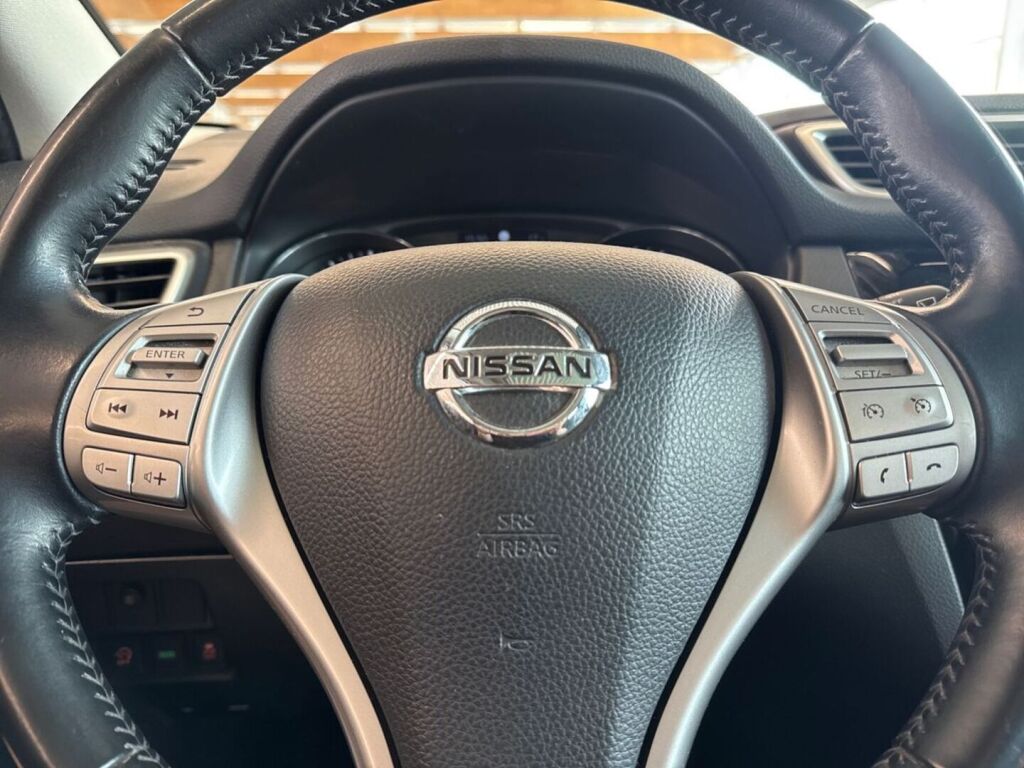 Nissan Qashqai 2016 Musta