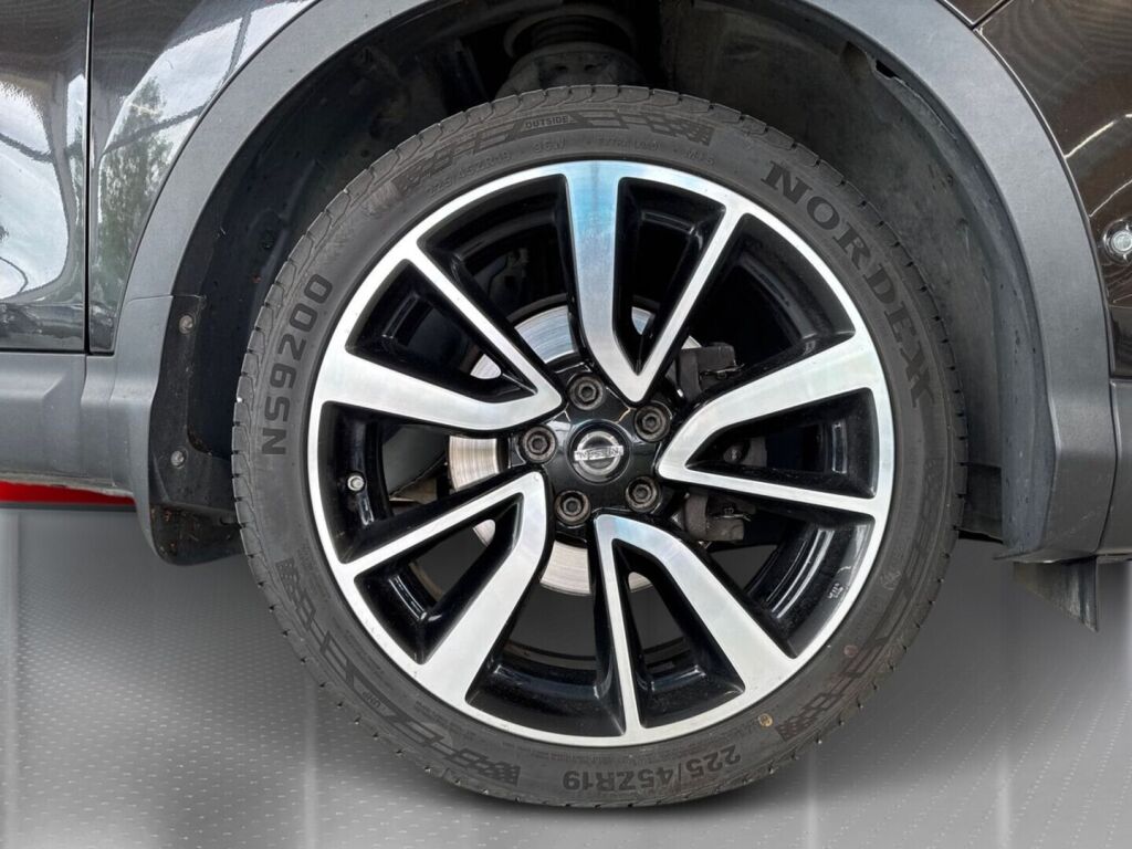 Nissan Qashqai 2016 Musta
