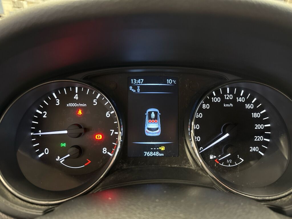 Nissan Pulsar 2016 Punainen