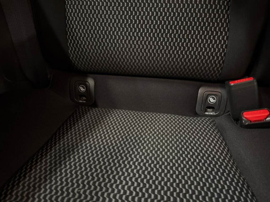 Nissan Pulsar 2016 Punainen