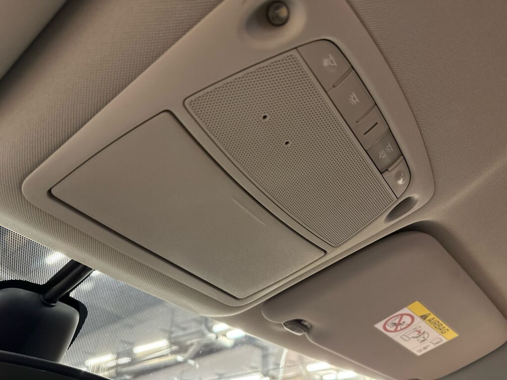 Nissan Pulsar 2016 Punainen