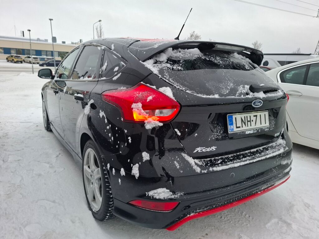 Ford Focus 2017 Musta