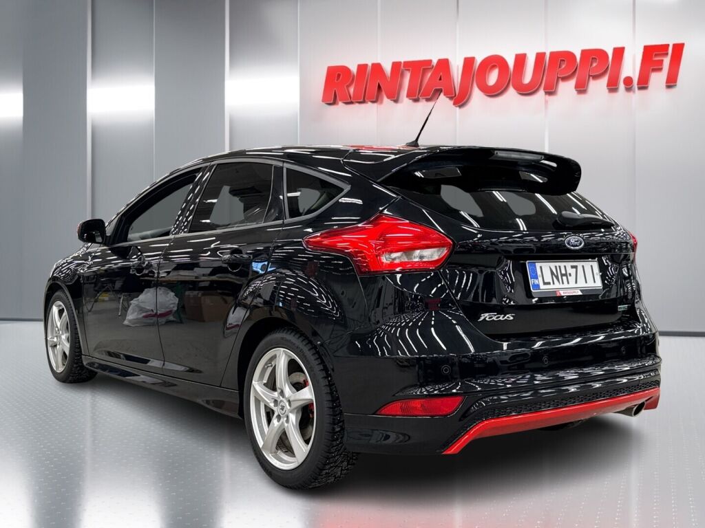 Ford Focus 2017 Musta