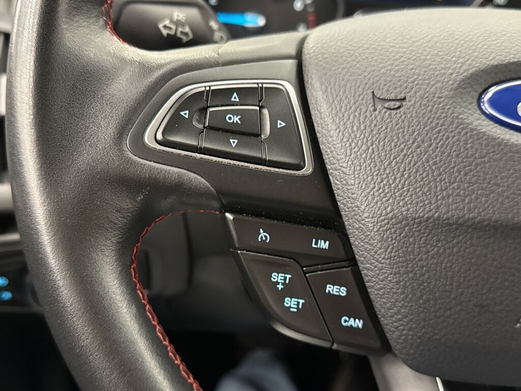 Ford Focus 2017 Musta