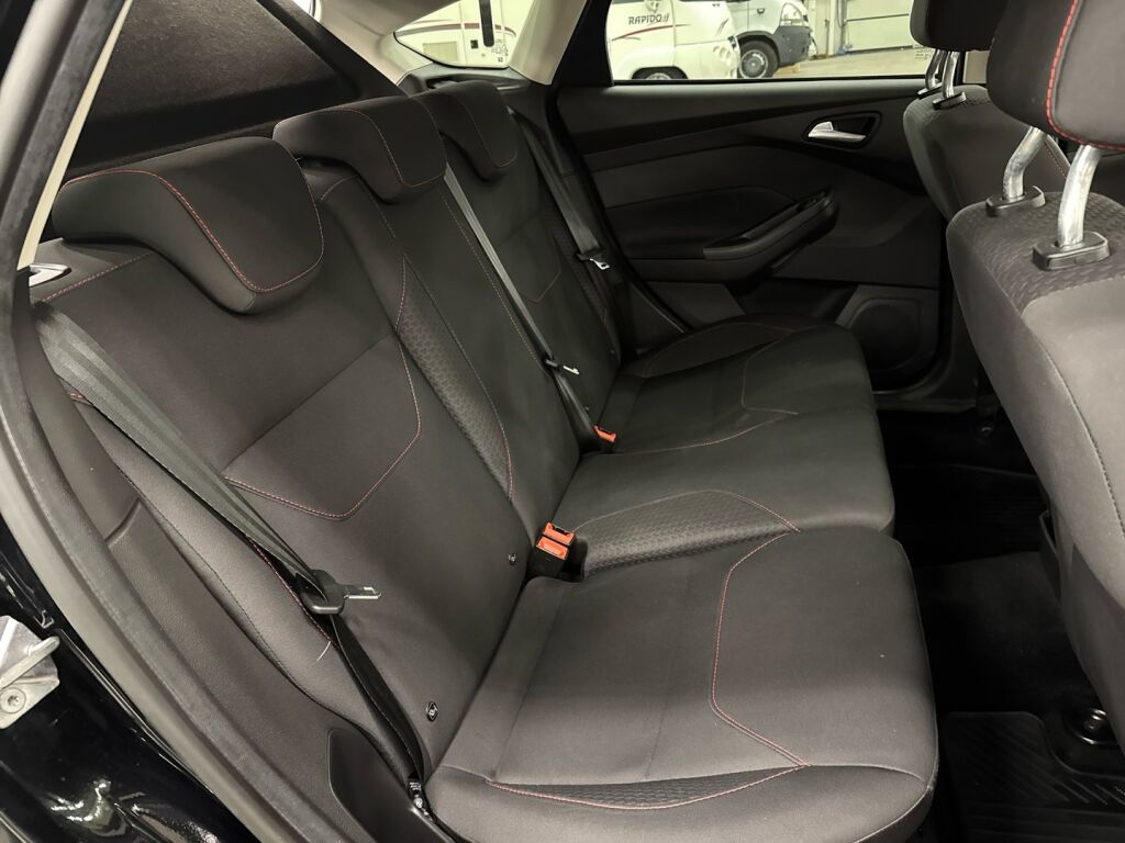 Ford Focus 2017 Musta