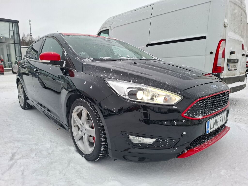 Ford Focus 2017 Musta