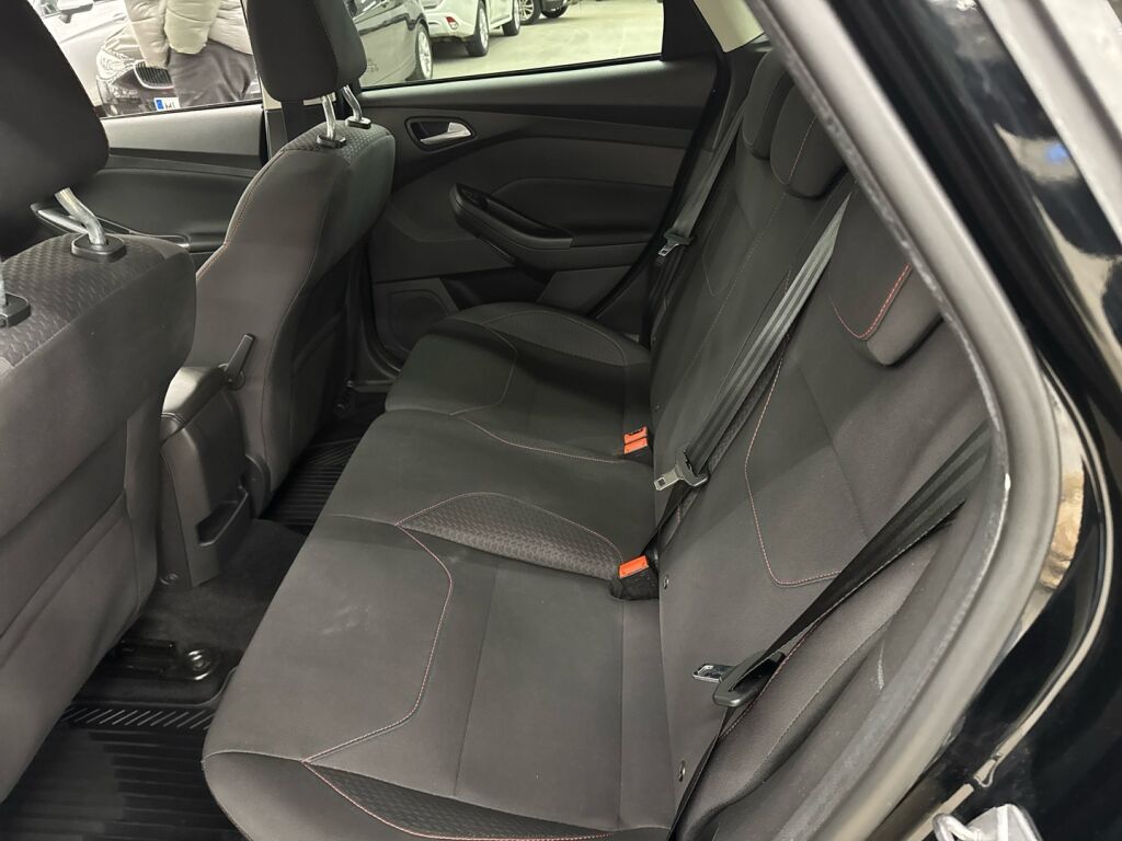 Ford Focus 2017 Musta