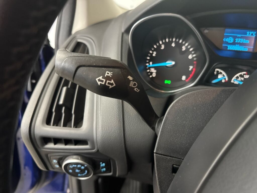 Ford Focus 2016 Sininen