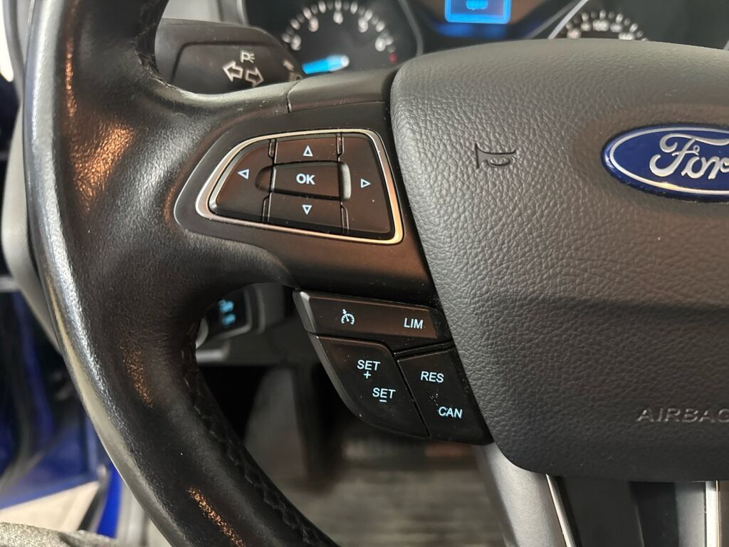 Ford Focus 2016 Sininen