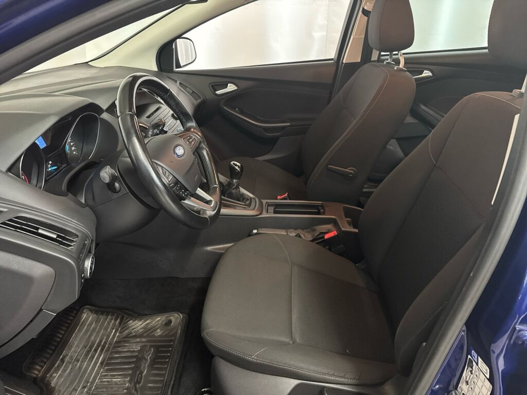 Ford Focus 2016 Sininen