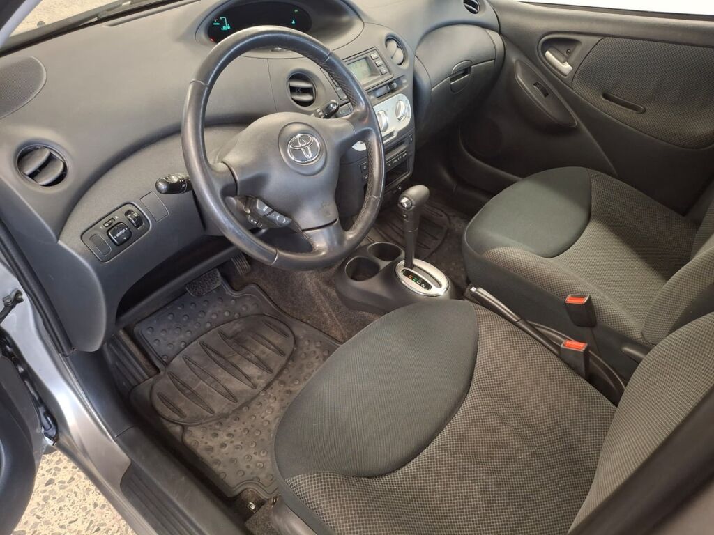 Toyota Yaris 2005 Hopea