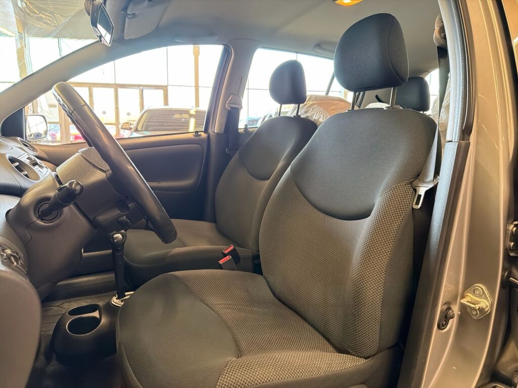 Toyota Yaris 2005 Hopea