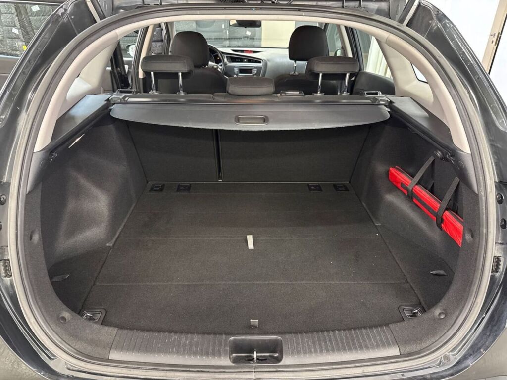 Kia Ceed 2016 Musta