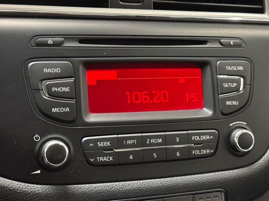Kia Ceed 2016 Musta