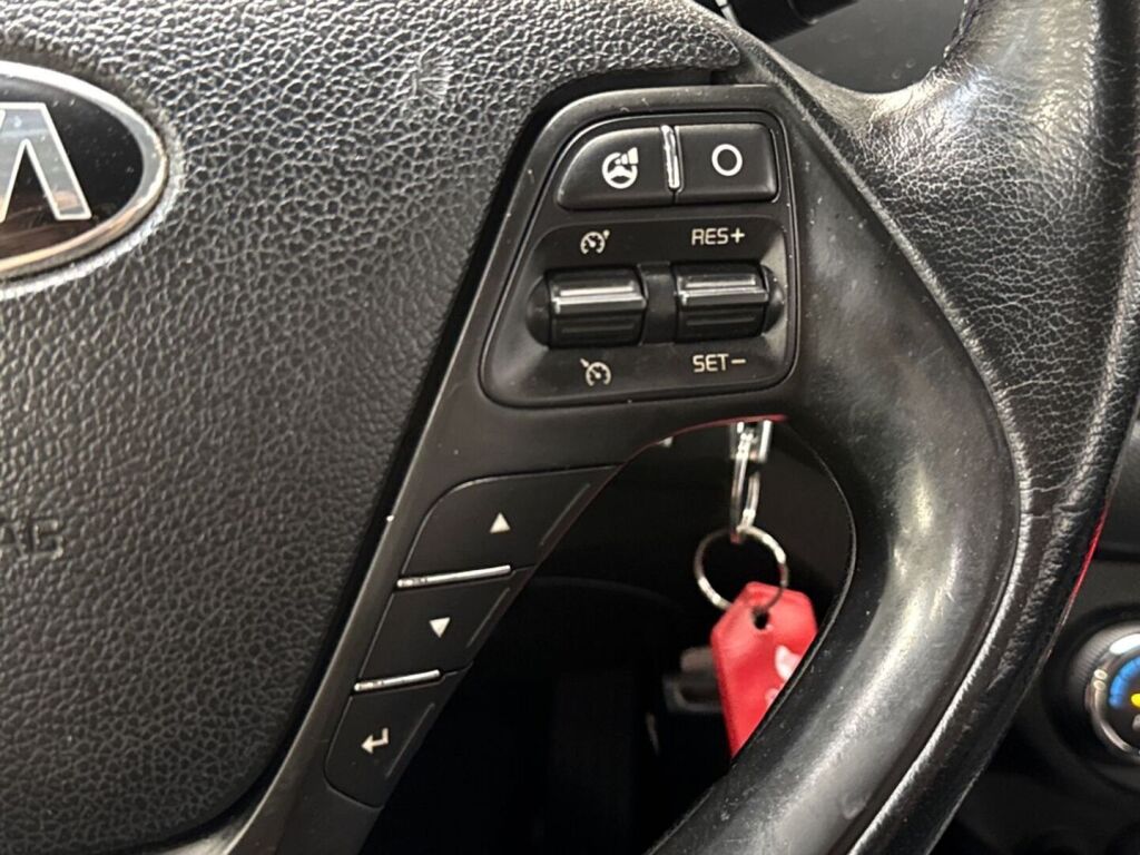 Kia Ceed 2016 Musta