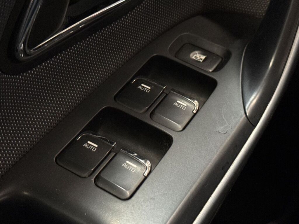 Kia Ceed 2016 Musta