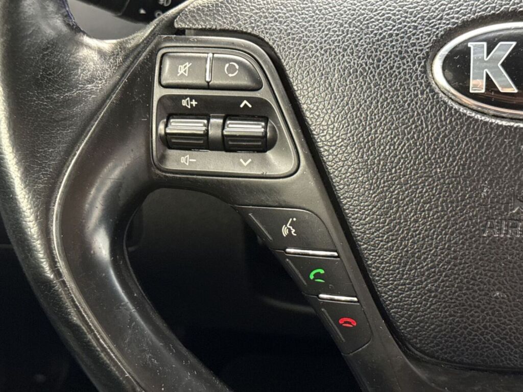 Kia Ceed 2016 Musta