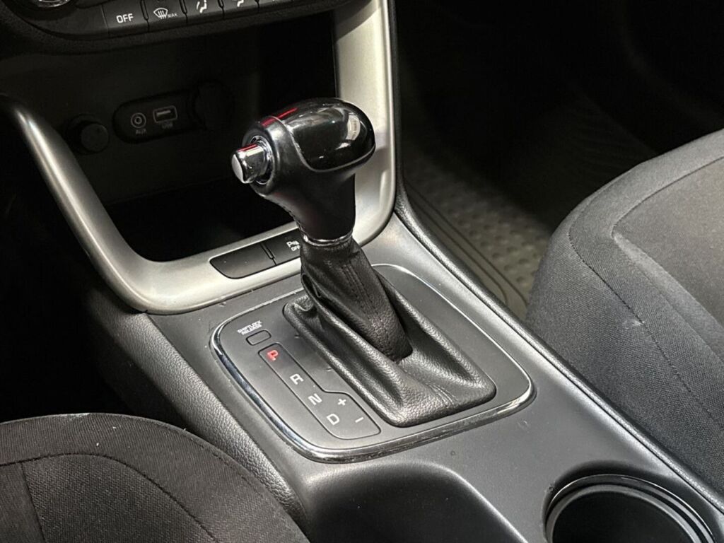 Kia Ceed 2016 Musta