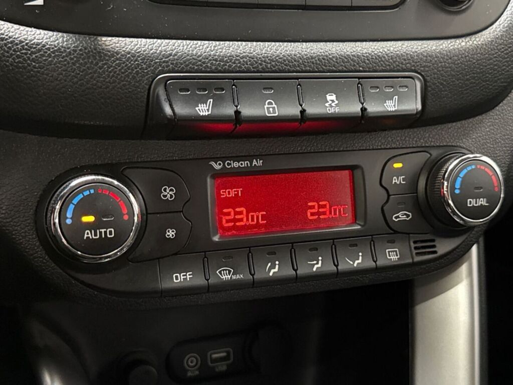 Kia Ceed 2016 Musta