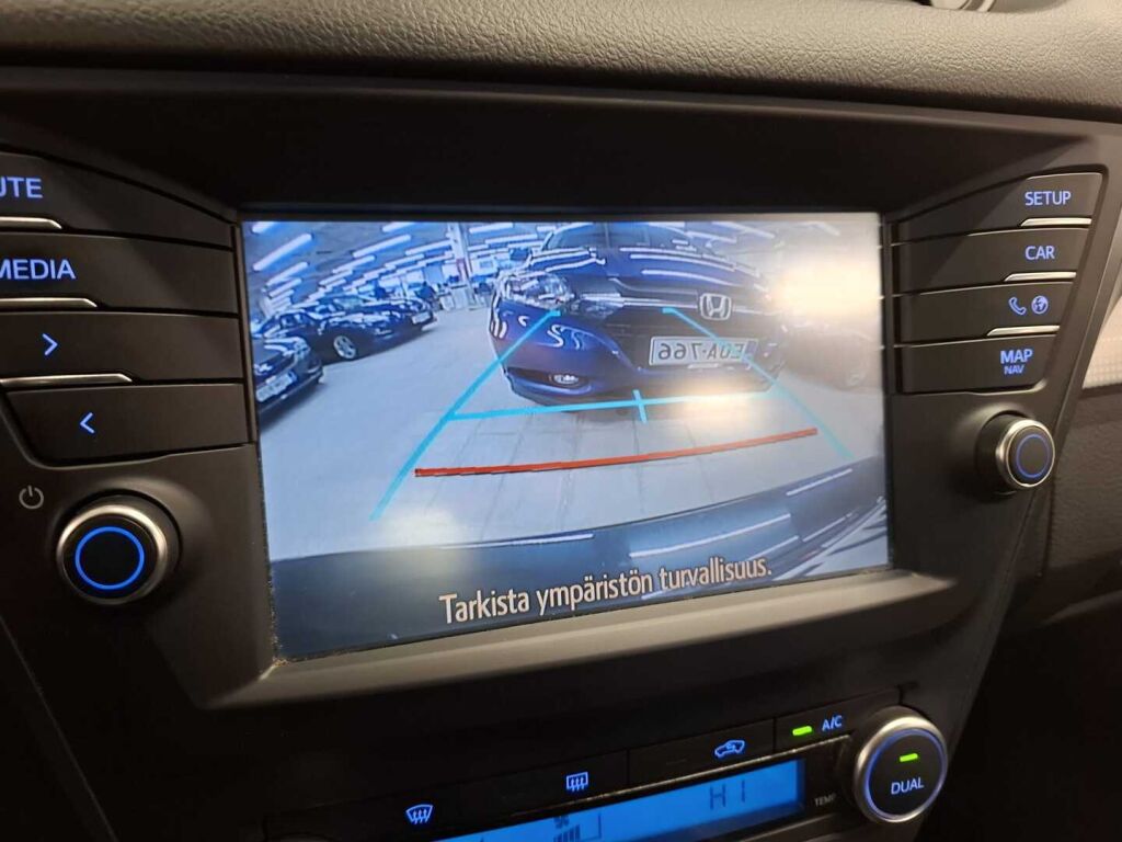 Toyota Avensis 2016 Harmaa