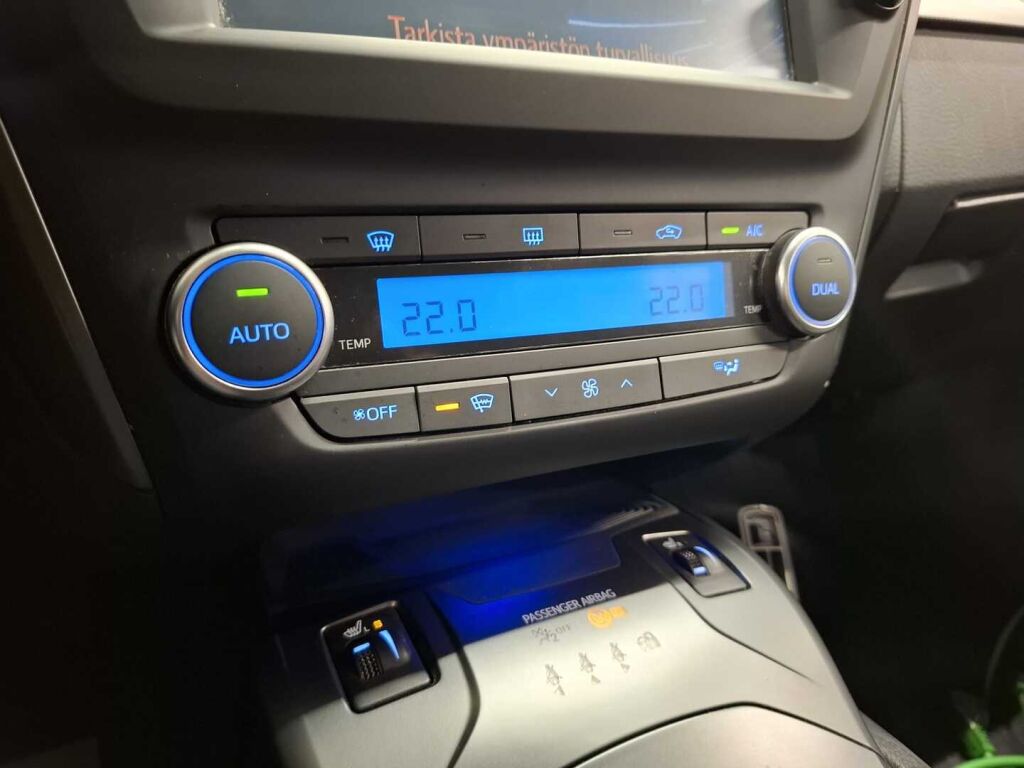 Toyota Avensis 2016 Harmaa