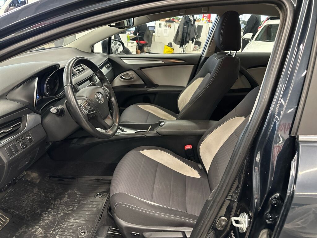 Toyota Avensis 2016 Harmaa