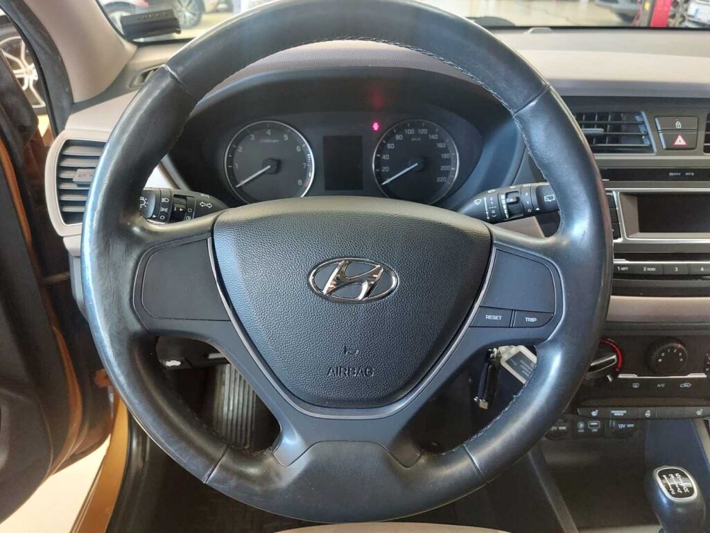 Hyundai i20 5d 2016 Oranssi