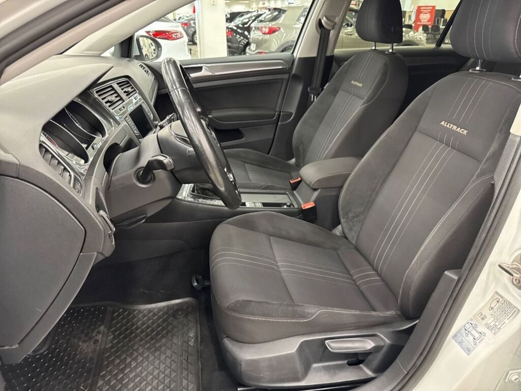Volkswagen Golf 2016 Valkoinen