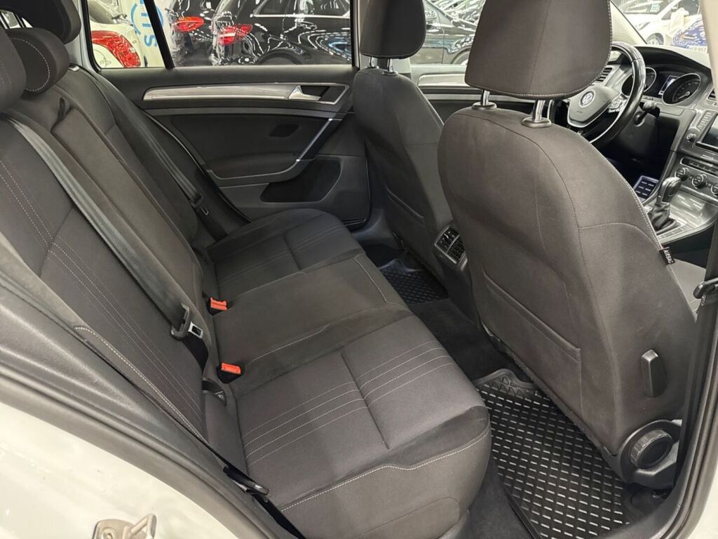 Volkswagen Golf 2016 Valkoinen