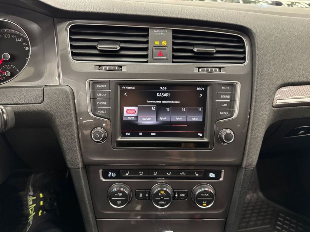 Volkswagen Golf 2016 Valkoinen