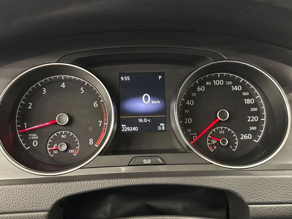 Volkswagen Golf 2016 Valkoinen