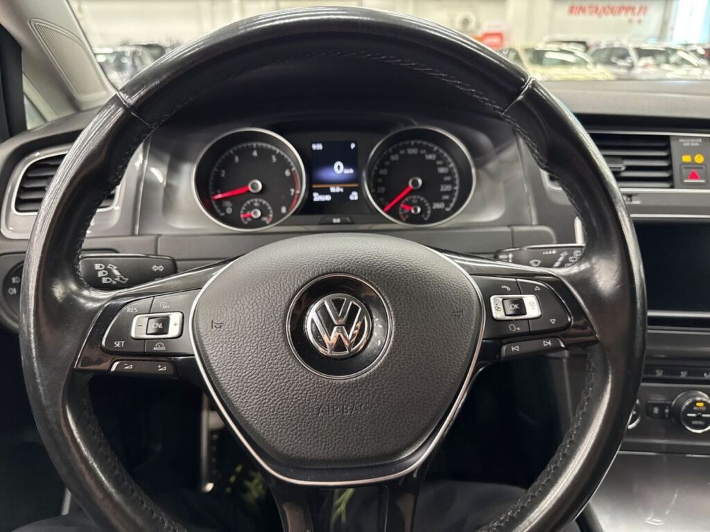 Volkswagen Golf 2016 Valkoinen