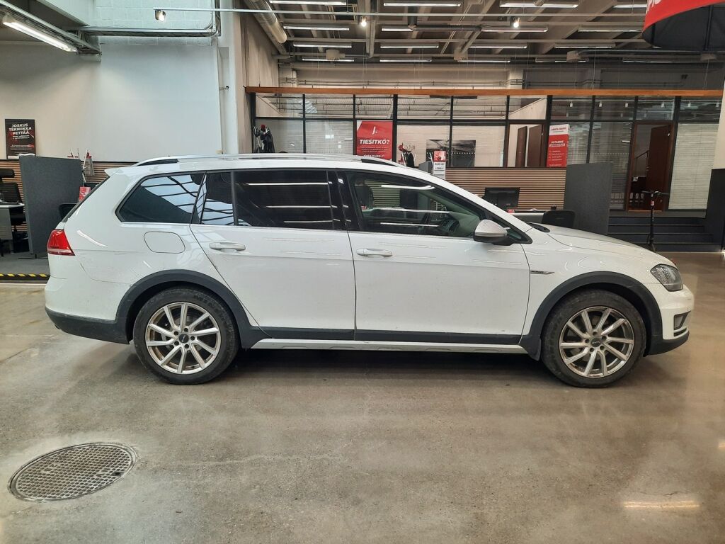 Volkswagen Golf 2016 Valkoinen