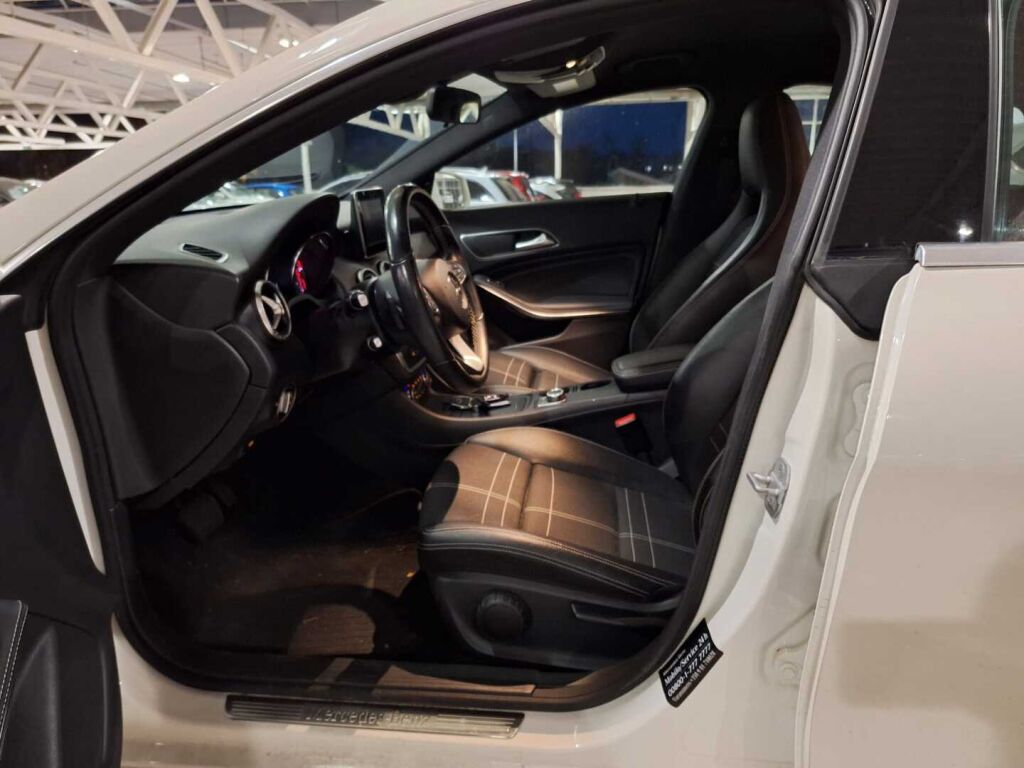 Mercedes-Benz CLA 2016 Valkoinen