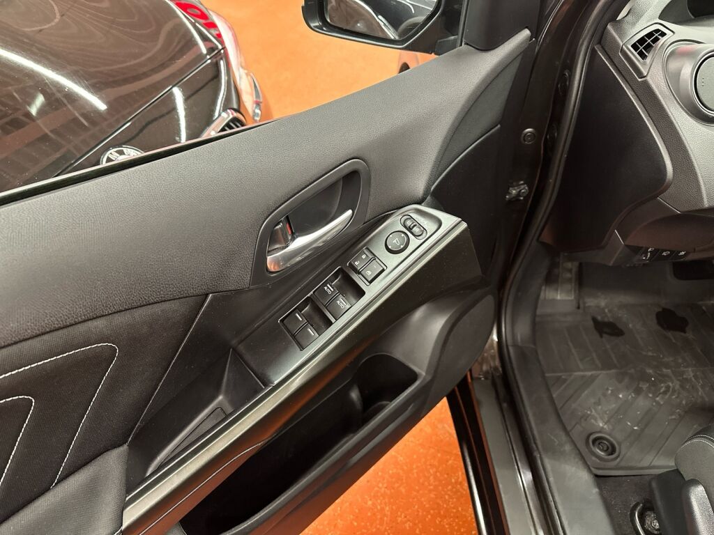 Honda Civic 2016 Ruskea (beige)